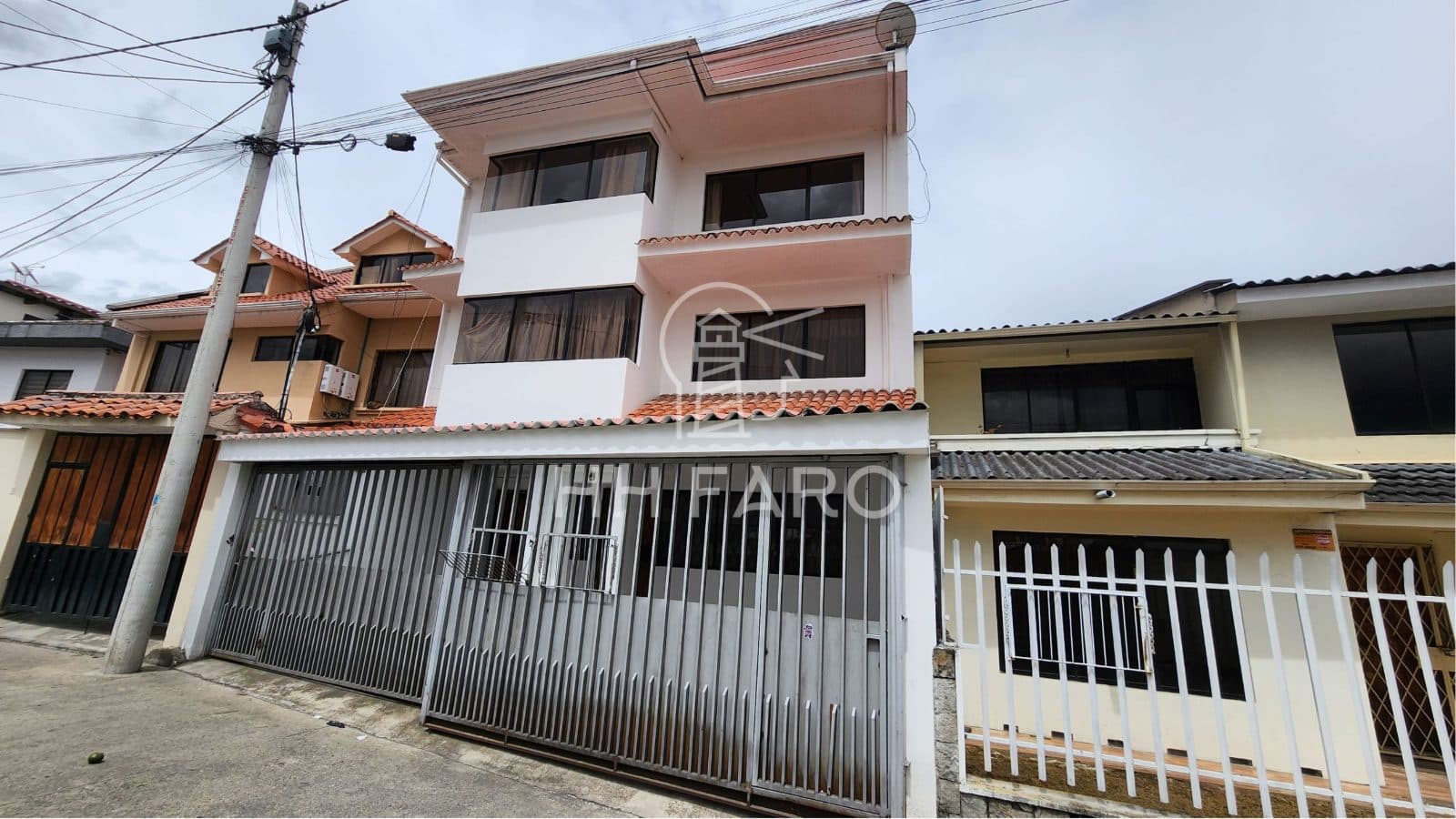 Edificio de 4 pisos independientes en Cuenca – ideal para inversión o uso multifamiliar